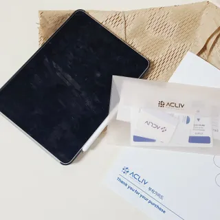 아클리브 Premium 항균 항바이러스 액정 보호필름(iPad) — 5점을 준 리뷰어가 2022년 2월 올린 사용 사진