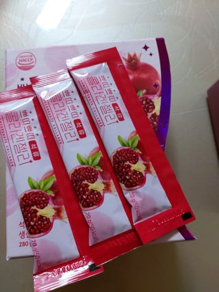 헬스업_쁘띠쁘띠석류콜라겐젤리_20g x 14포 — 5점을 준 리뷰어가 2021년 2월 올린 사용 사진