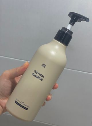 패스트힐(fast heal) 패스트힐 탈모증상완화샴푸 470ml — 4점을 준 리뷰어가 2023년 9월 올린 사용 사진