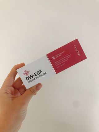 이지듀 DW-EGF 크림 다이브좀_콜라겐이 쏙쏙, 탄력피부로 다이빙 — 5점을 준 리뷰어가 2021년 2월 올린 사용 사진