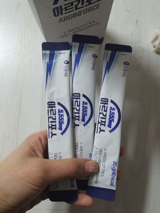 자연에온 아르긴포스 L-아르기닌 5555mg 스틱 15개입 1박스 — 5점을 준 리뷰어가 2021년 5월 올린 사용 사진