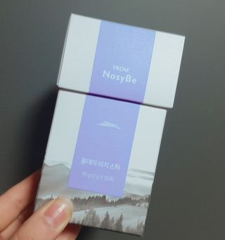 프롬노시베_이너뷰티 올데이 리지 스틱 — 5점을 준 리뷰어가 2021년 4월 올린 사용 사진