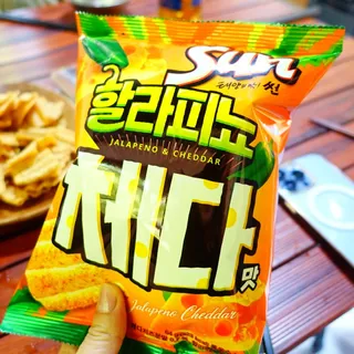 강렬한 태양의 맛 썬의 신제품, 썬 할라피뇨체다 — 5점을 준 리뷰어가 2022년 6월 올린 사용 사진