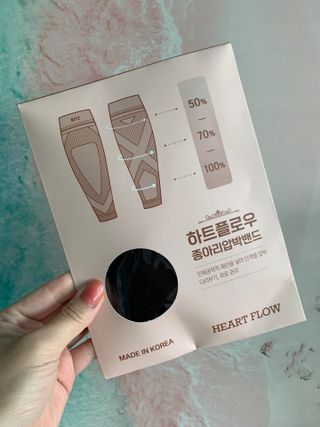 하트플로우 종아리 압박 밴드 스타킹 — 3점을 준 리뷰어가 2022년 9월 올린 사용 사진