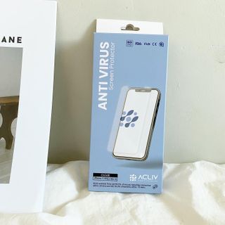 아클리브 Premium 항균 항바이러스 액정 보호필름(iPhone) — 5점을 준 리뷰어가 2022년 2월 올린 사용 사진