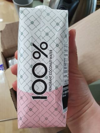 남홈 코코넛워터 주스 100퍼센트 — 4점을 준 리뷰어가 2021년 4월 올린 사용 사진