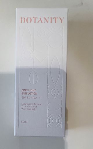 보타니티 촉촉수분자차 아쿠아핏 선 에센스 50ml + 보송톤업자차 징크 선 로션 50ml SPF50+ PA++++ (4/25) — 5점을 준 리뷰어가 2022년 4월 올린 사용 사진