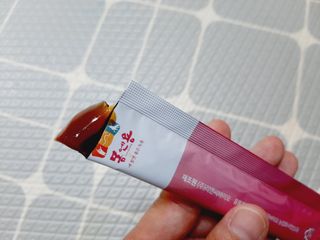 [몸엔용] 녹용 담은 탱탱 콜라겐 녹용 콜라겐 젤리 15g x 20포 — 5점을 준 리뷰어가 2022년 4월 올린 사용 사진