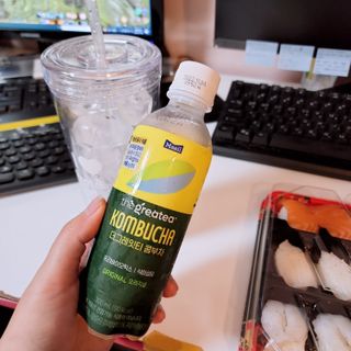 더그레잇티 콤부차 300ml *12개입 (오리지널 6개+베리리치 6개) — 5점을 준 리뷰어가 2022년 7월 올린 사용 사진