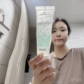 닥터에프파이브 젤리스크럽 소프트 클렌징폼 120ml — 4점을 준 리뷰어가 2022년 6월 올린 사용 사진