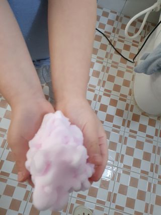 주식회사 권브라더스 [권브라더스] 목욕놀이 필수템, 핑키공주 유아버블클렌저 300ml 대용량 몽글몽글 구름 속 딸기향 — 5점을 준 리뷰어가 2022년 1월 올린 사용 사진