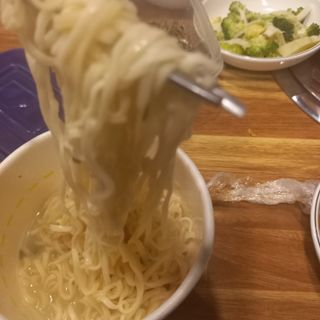 NISSIN 닛신 컵누들  4종 - 씨푸드오리지날, 씨푸드 스파이시, 씨푸드 커리, 씨푸드 XO소스 — 5점을 준 리뷰어가 2022년 11월 올린 사용 사진
