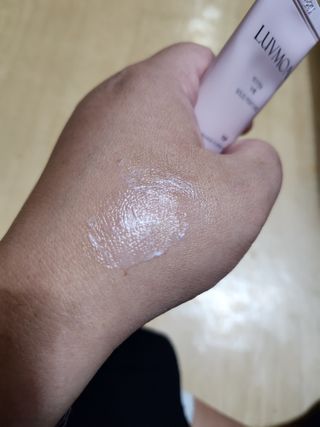 러브모아 향수 고체향수 승무원 고체향수 바르는 향수 니치향수 도손 우드세이지 앤 씨솔트 — 4.5점을 준 리뷰어가 2022년 12월 올린 사용 사진