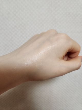스킨큐어 산다화 비타민c 화이트닝 에센스 30ml — 5점을 준 리뷰어가 2023년 12월 올린 사용 사진