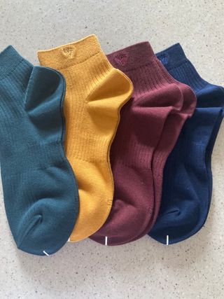 [사이즈가 있는 양말 필로이] 남/여 골지 발목 양말 4족 세트 남【S, M, L, XL】여【S, M, L】_컬러 랜덤 — 5점을 준 리뷰어가 2022년 6월 올린 사용 사진