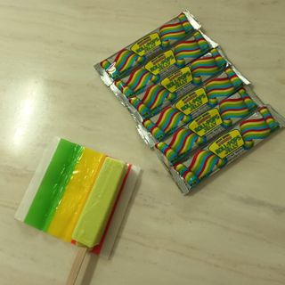 (주) 피치코리아 레인보우 롤팝젤리 후르츠믹스x10개입 — 5점을 준 리뷰어가 2023년 11월 올린 사용 사진