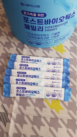 서울약사신협_포스트바이오틱스패밀리_5g x 100포 — 5점을 준 리뷰어가 2021년 3월 올린 사용 사진