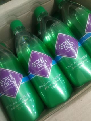 몽베스트 Montbest with Sparkling water Plain 20병 — 5점을 준 리뷰어가 2021년 11월 올린 사용 사진