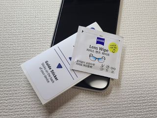 아클리브 Premium 항균 항바이러스 액정 보호필름(iPhone) — 5점을 준 리뷰어가 2022년 10월 올린 사용 사진