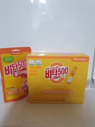 광동생활건강 [광동] 비타500데일리스틱 70포+쇼핑백+구미3개 — 4점을 준 리뷰어가 2021년 12월 올린 사용 사진