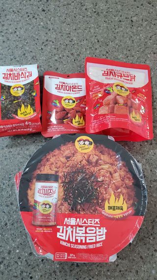 [서울시스터즈] CU 김치 4총사 세트-김치볶음밥, 김치큐브닭, 김치바삭김, 김치아몬드 — 4점을 준 리뷰어가 2021년 9월 올린 사용 사진