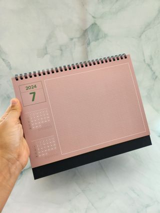 리훈 2024년 레트로 달력 벽달력 + 탁상달력 — 5점을 준 리뷰어가 2023년 9월 올린 사용 사진
