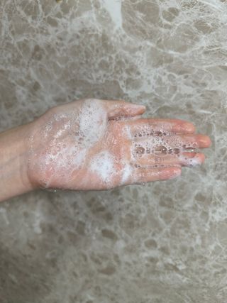 스킨1004 [SKIN1004] 마다가스카르 센텔라 앰플 폼 125ml — 5점을 준 리뷰어가 2024년 8월 올린 사용 사진