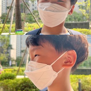 케이파이 나날마스크 [케이파이 나날] KF94 마스크 50매입 (개별포장) ,  여름에도 좋은 숨쉬기 편한 순수 국산 마스크 — 4.5점을 준 리뷰어가 2022년 8월 올린 사용 사진