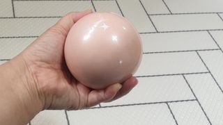 트라택 쿠셔닝 웨이트볼 0.5kg + 1kg SET — 5점을 준 리뷰어가 2022년 4월 올린 사용 사진