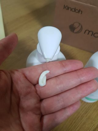 mom e 맘이 내추럴 베이비 케어 샴푸앤바스+로션 — 5점을 준 리뷰어가 2021년 1월 올린 사용 사진