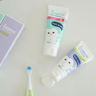닥터데디스 안심저불소 키즈치약 (라즈베리, 청포도향 중 택 1) 60g +  여행용 미니 치약 15g — 4.5점을 준 리뷰어가 2022년 11월 올린 사용 사진