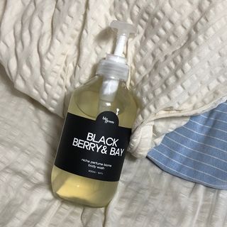 빅그린 니치 퍼퓸 바이옴바디워시 500ml(상탈, 블랙베리&베이, 블랑쉐 3종 중 택1) — 5점을 준 리뷰어가 2022년 7월 올린 사용 사진
