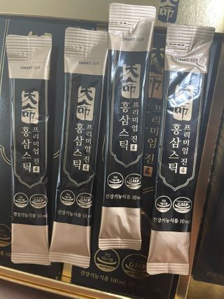 헬스업_천명진프리미엄홍삼스틱_10ml x 30포 — 5점을 준 리뷰어가 2021년 2월 올린 사용 사진