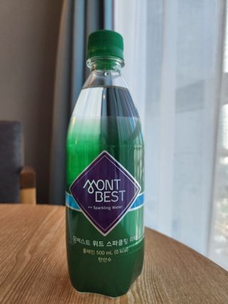 몽베스트 Montbest with Sparkling water Plain 20병 — 5점을 준 리뷰어가 2022년 12월 올린 사용 사진
