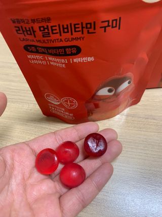 [푸름웰니스] 라바 멀티비타민 구미 36g — 5점을 준 리뷰어가 2021년 12월 올린 사용 사진