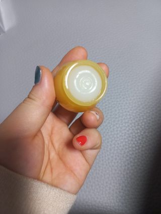 틱톡 [후르디아] 튼입술해결템 올리브영 블루베리 하이드레이팅 허니 립밤 — 5점을 준 리뷰어가 2023년 12월 올린 사용 사진