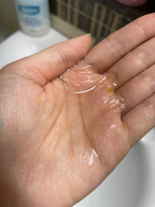 스킨1004 [SKIN1004] 마다가스카르 센텔라 라이트 클렌징 오일 200ml — 5점을 준 리뷰어가 2024년 8월 올린 사용 사진