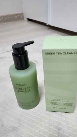 프리마인 메이크업과 들뜨는 각질까지 한방에 깐달걀로! 순하기까지한 셀베이스 그린티클렌저(200ml) — 5점을 준 리뷰어가 2023년 4월 올린 사용 사진