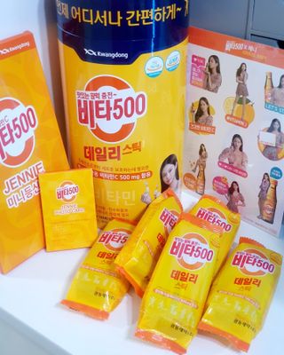 광동생활건강 [광동] 제니비타민C 비타500데일리스틱 180포+제니등신대+제니스티커 — 5점을 준 리뷰어가 2021년 12월 올린 사용 사진