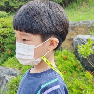 JHWORLD 스누피 마스크 정품 스누피 KF-AD 국내 비말차단 아동용 성인용 일회용 덴탈마스크 50매 — 5점을 준 리뷰어가 2021년 7월 올린 사용 사진