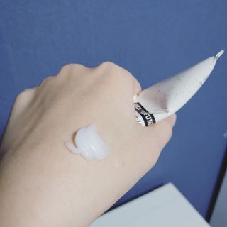 멈칫(MUMCHIT) 넥퍼퓸 NECKPERFUME 2가지 향 — 5점을 준 리뷰어가 2021년 12월 올린 사용 사진