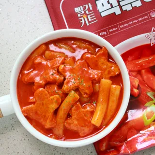 빨간키트 떡볶이 밀키트 2~3인분 매운맛 국물 떡볶이 만들기 쉬운 황금 레시피 분말 소스로 간편한 요리 — 5점을 준 리뷰어가 2021년 8월 올린 사용 사진