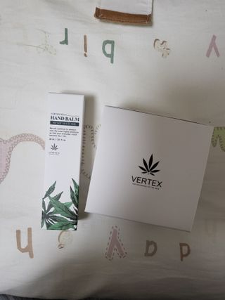 버텍스넘버원 버텍스 넘버원 햄프씨드오일 핸드밤, 바디크림 — 5점을 준 리뷰어가 2022년 3월 올린 사용 사진