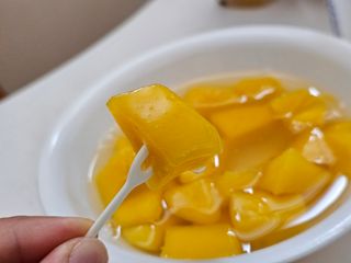 돌 MF[Dole] 파인애플컵/망고컵/복숭아컵 198g 6입X1박스 (맛 1가지 랜덤 발송) — 5점을 준 리뷰어가 2024년 5월 올린 사용 사진