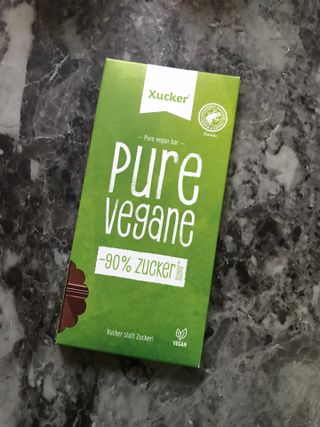 당류2g 자일리톨로 단맛을낸 슈카 퓨어비건 무설탕초콜릿 Xucker vegan 2개입 — 5점을 준 리뷰어가 2021년 4월 올린 사용 사진