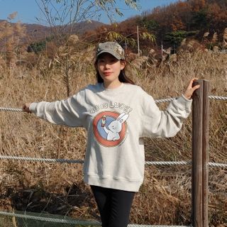 [포플X베니] 쓰담 베니 맨투맨 (기모) / 굳럭 베니 맨투맨 / 출근길 베니 맨투맨 — 5점을 준 리뷰어가 2022년 11월 올린 사용 사진