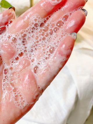 프리마인 메이크업과 들뜨는 각질까지 한방에 깐달걀로! 순하기까지한 셀베이스 그린티클렌저(200ml) — 5점을 준 리뷰어가 2023년 4월 올린 사용 사진