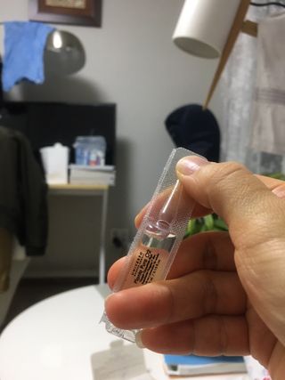 유니베르소 산소앰플 7일 집중케어 앰플 — 4.5점을 준 리뷰어가 2021년 4월 올린 사용 사진