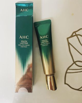 [NEW 탄력유턴 아이크림] AHC 유스 래스팅 리얼 아이크림 포 페이스 — 4점을 준 리뷰어가 2021년 3월 올린 사용 사진