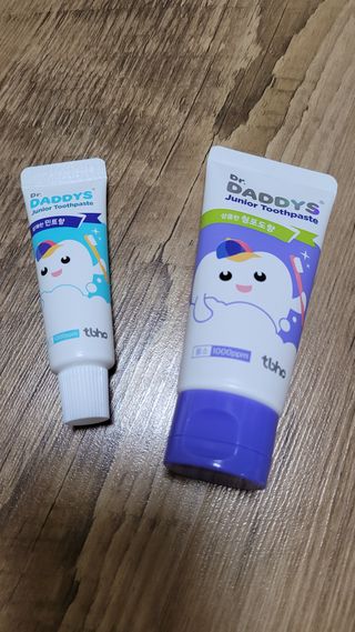 닥터데디스 안심불소 튼튼치약(청포도, 민트 중 택 1) 60g + 여행용 미니 치약 15g — 5점을 준 리뷰어가 2022년 7월 올린 사용 사진